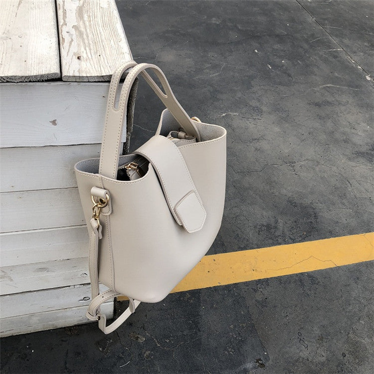 Modische Schultertasche im Messenger-Stil