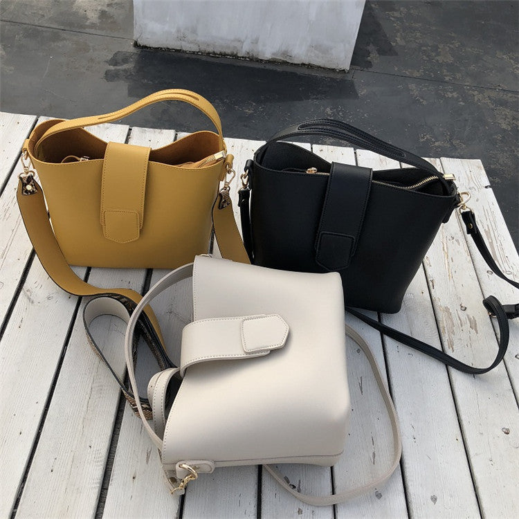 Modische Schultertasche im Messenger-Stil