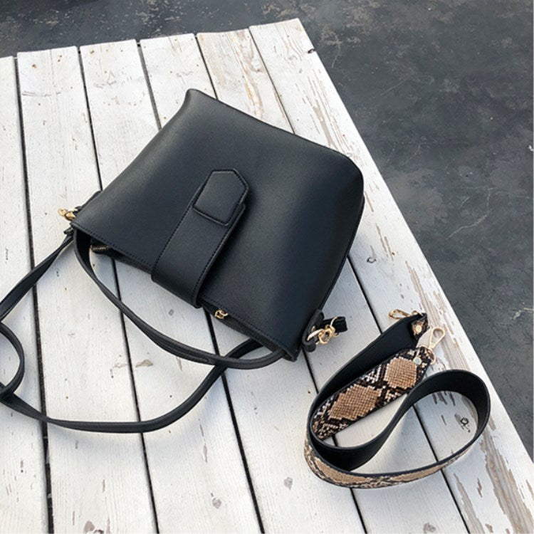 Modische Schultertasche im Messenger-Stil