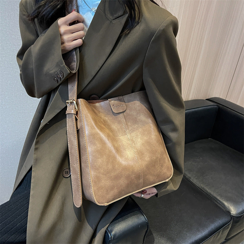 Stylische Crossbody Tasche im Bucket-Design