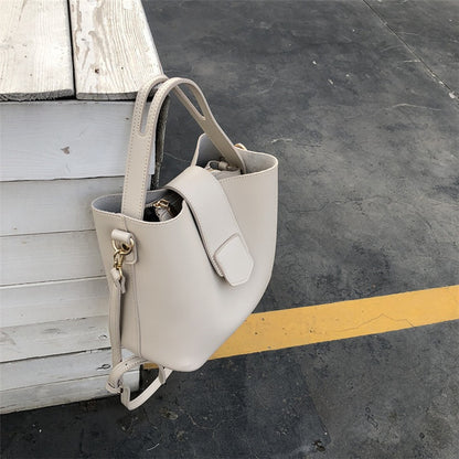 Modische Schultertasche im Messenger-Stil