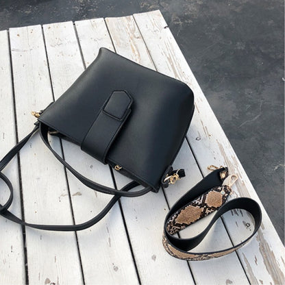 Modische Schultertasche im Messenger-Stil