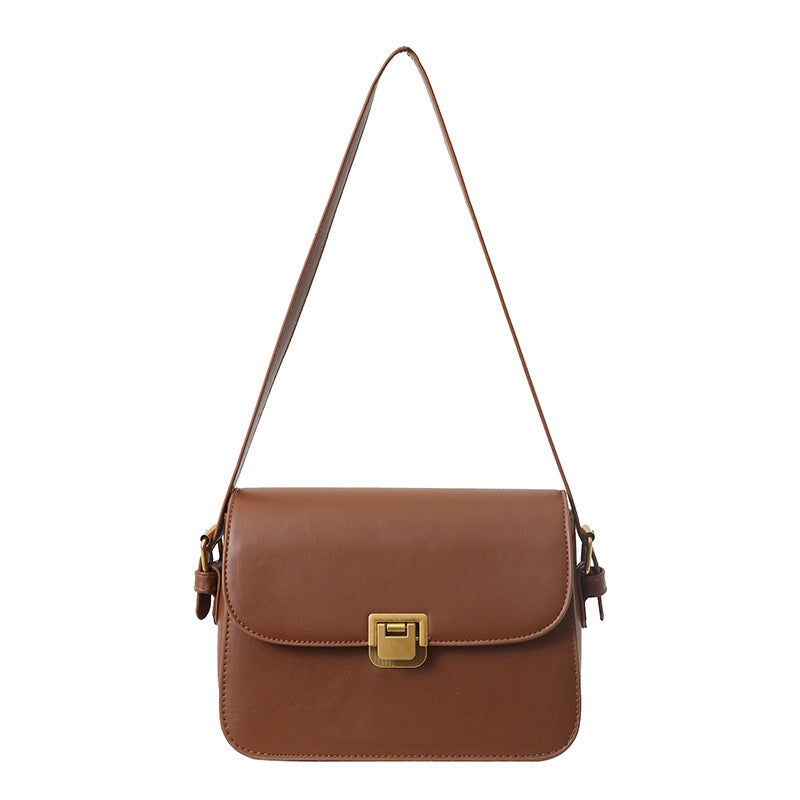 Urbaner Chic: Kleine Schultertasche